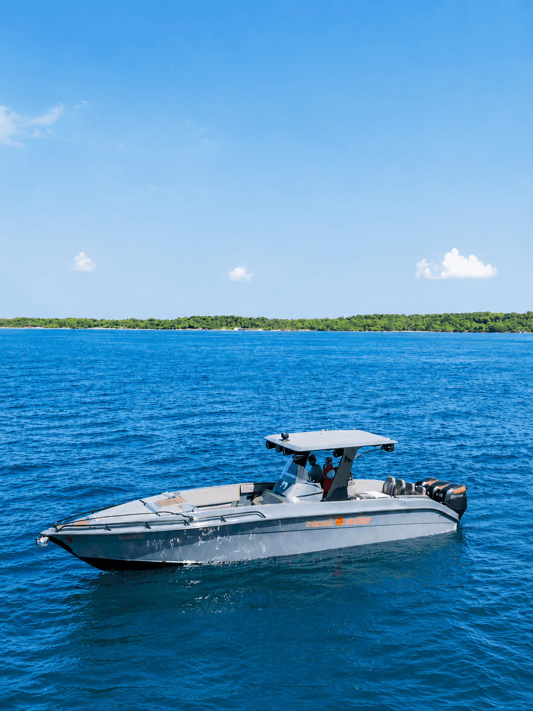 Yates, Botes & Islas — 3